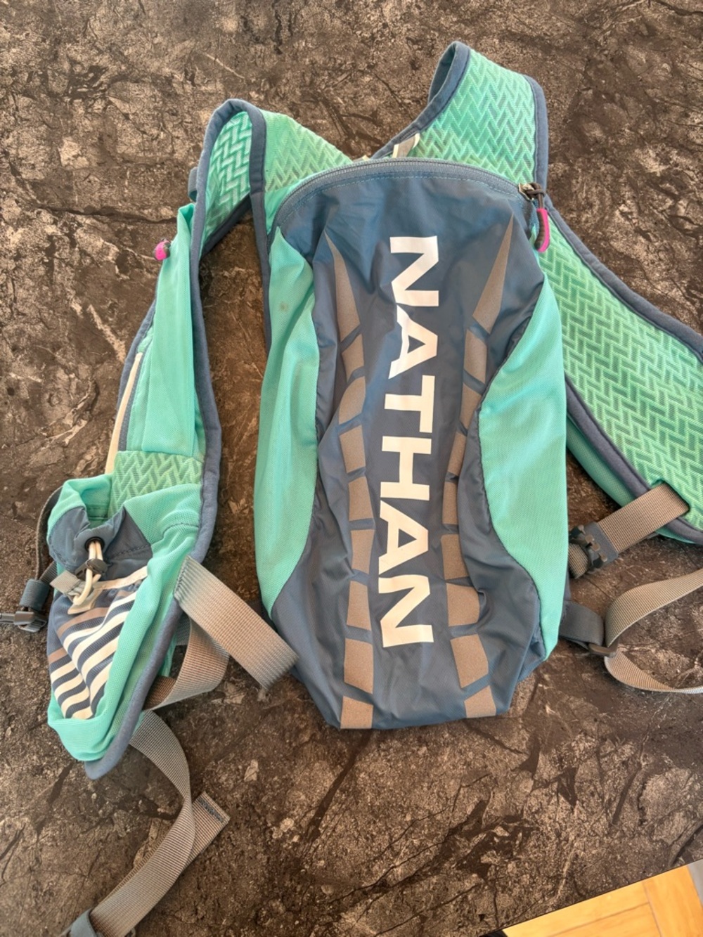 Nathan running hydration vest